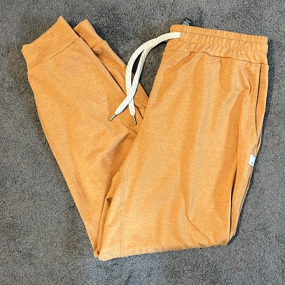 Vuori Performance Joggers - Picture 5 of 13